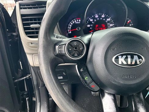 Used 2019 Kia Soul image 11