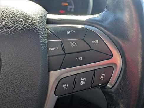 Used 2020 Jeep Grand Cherokee Limited w/ Premium Lighting Group AWD/4WD image 12