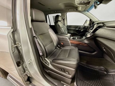 Used 2017 GMC Yukon SLT AWD/4WD image 30