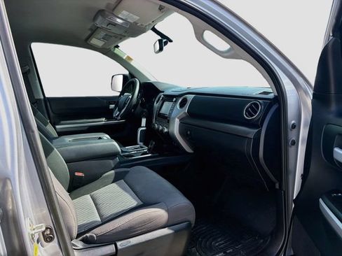 Used 2017 Toyota Tundra SR5 w/ SR5 Upgrade Package AWD/4WD image 12
