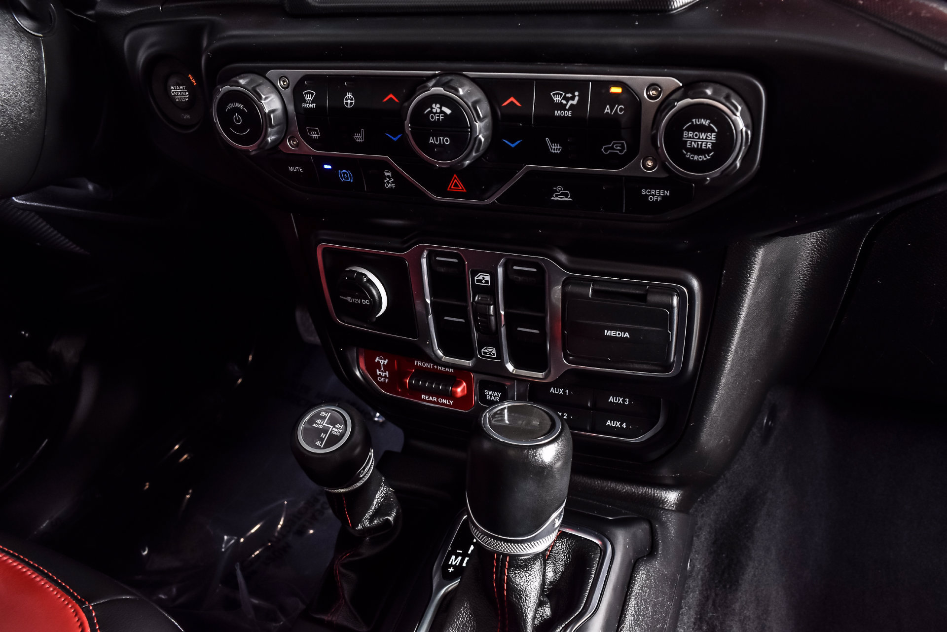 Used 2023 Jeep Wrangler Unlimited Rubicon 4xe AWD/4WD image 24