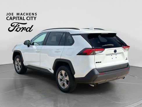 Used 2022 Toyota RAV4 LE AWD/4WD image 7