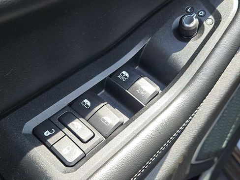 Used 2022 Jeep Grand Cherokee Laredo w/ Luxury Tech Group I AWD/4WD image 28