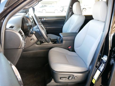 Certified 2023 Lexus GX 460 image 2