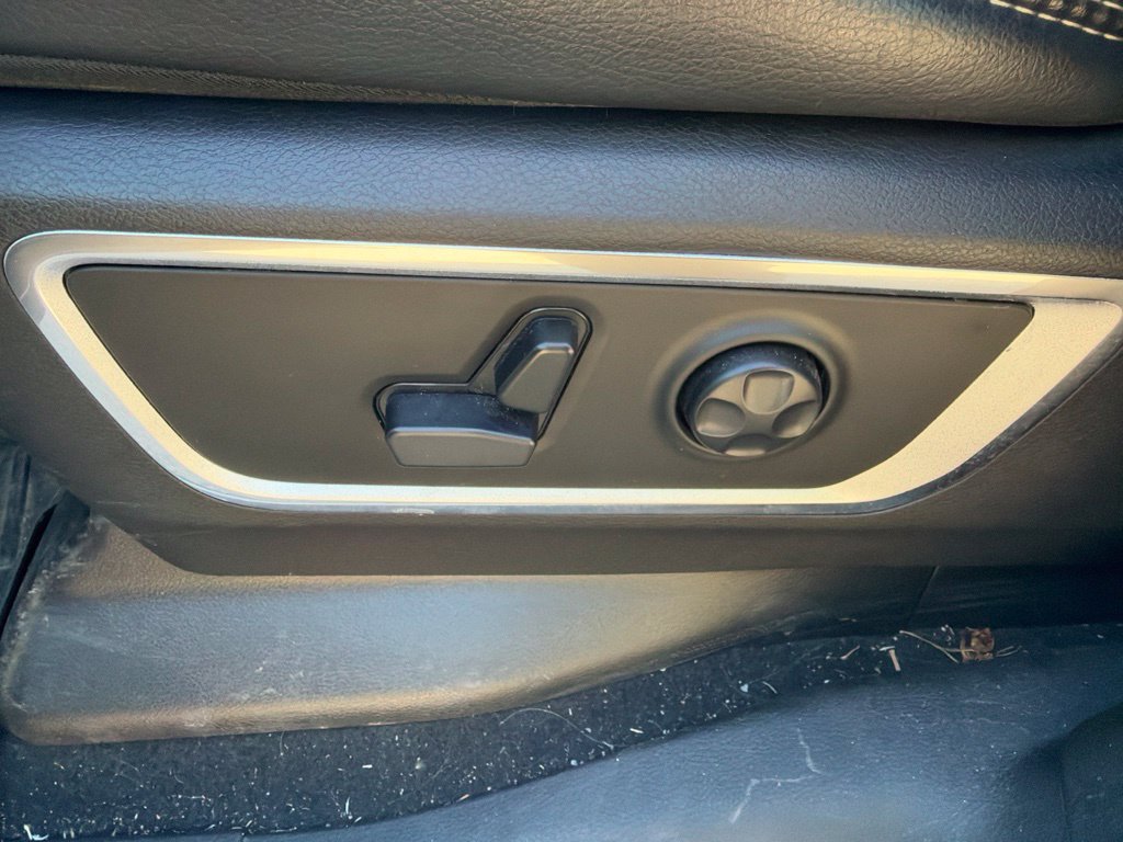 Used 2019 RAM 1500 Laramie AWD/4WD image 26