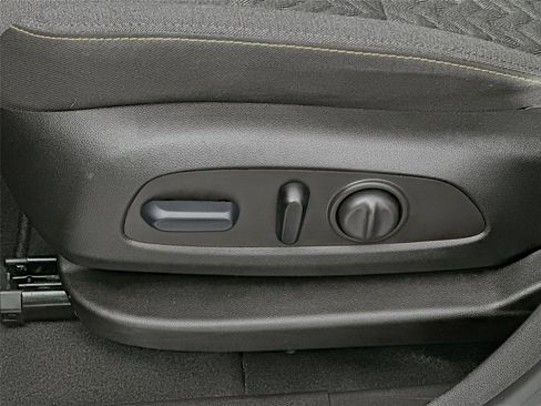 Used 2024 Chevrolet Equinox LT image 19