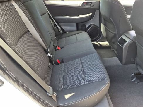 Used 2019 Subaru Outback 2.5i AWD/4WD image 31