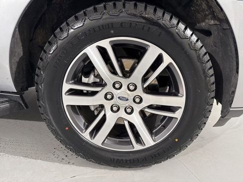 Used 2024 Ford Expedition Limited image 14
