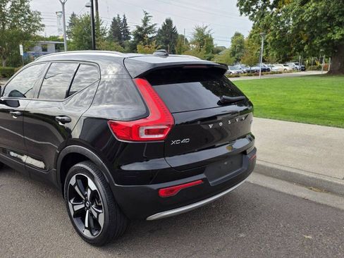 Used 2020 Volvo XC40 T5 Momentum w/ Protection Package Premier AWD/4WD image 7