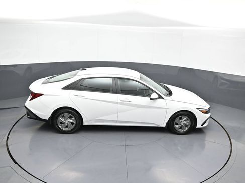 Used 2025 Hyundai Elantra SE FWD image 36