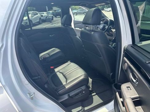 Used 2025 Honda Pilot TrailSport image 19