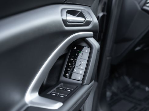 Certified 2025 Audi Q5 Premium w/ Convenience Package image 20