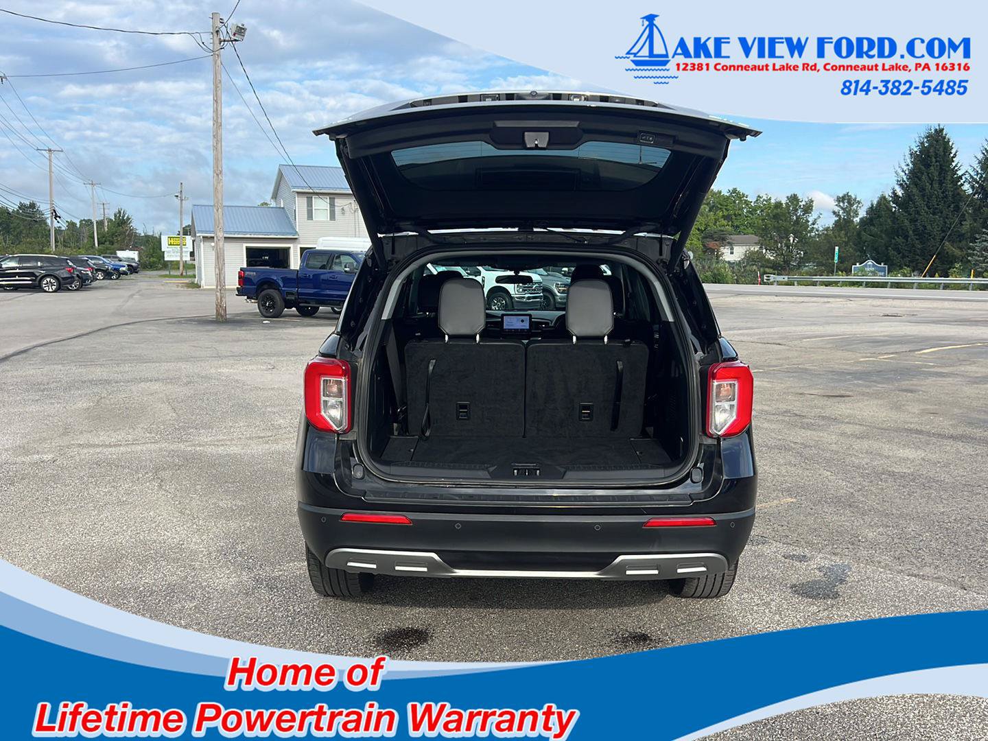 Used 2023 Ford Explorer XLT w/ Equipment Group 202A AWD/4WD image 8