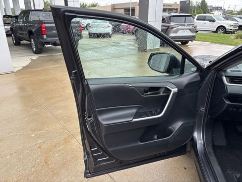 Used 2020 Toyota RAV4 LE w/ All Weather Liner Package AWD/4WD image 22