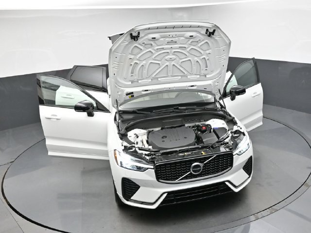Used 2024 Volvo XC60 B5 Plus w/ Protection Package Premier AWD/4WD image 48