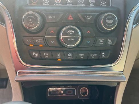 Used 2018 Jeep Grand Cherokee Overland RWD image 26