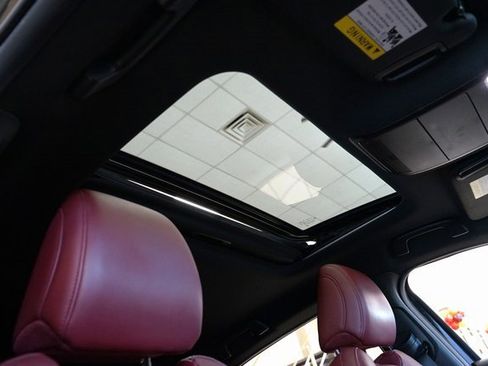 Used 2020 MAZDA MAZDA3 Hatchback w/ Premium Package image 10