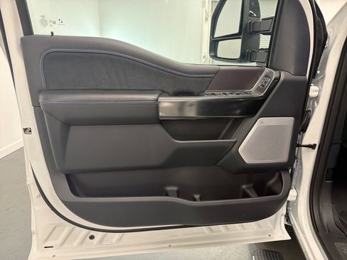 New 2026 Ford F250 Platinum w/ FX4 Off-Road Package AWD/4WD image 12