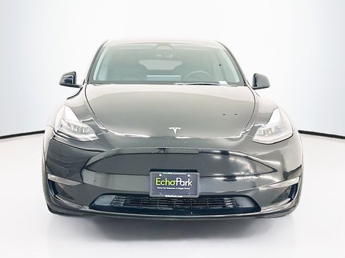 Used 2023 Tesla Model Y Performance image 2