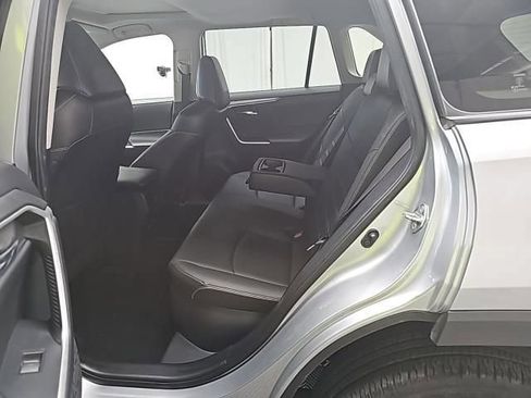 Used 2022 Toyota RAV4 XLE Premium AWD/4WD image 5