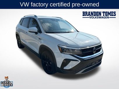 Used 2023 Volkswagen Taos SE w/ Panoramic Sunroof Package