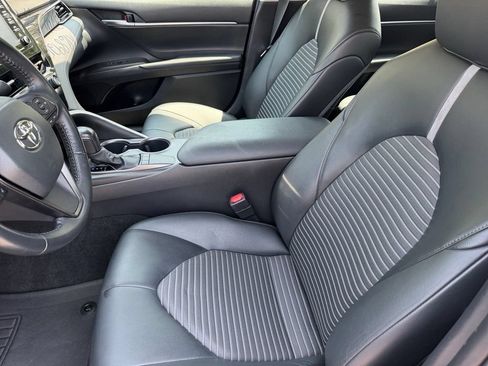 Used 2022 Toyota Camry SE FWD image 10