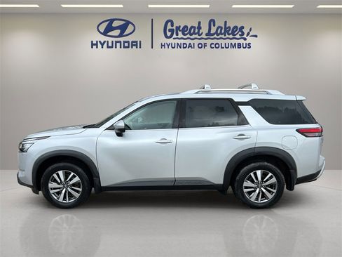 Used 2022 Nissan Pathfinder SL image 2