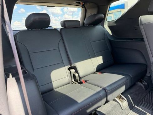 Used 2024 Chevrolet Traverse RS AWD/4WD image 12
