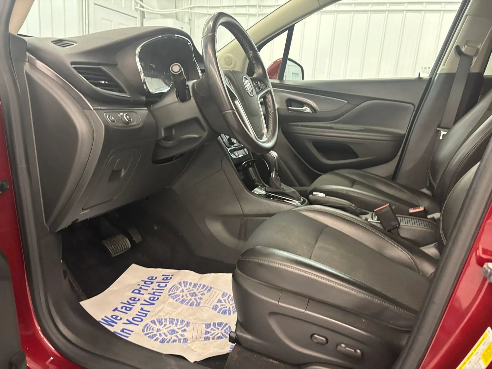 Used 2022 Buick Encore Preferred AWD/4WD image 46