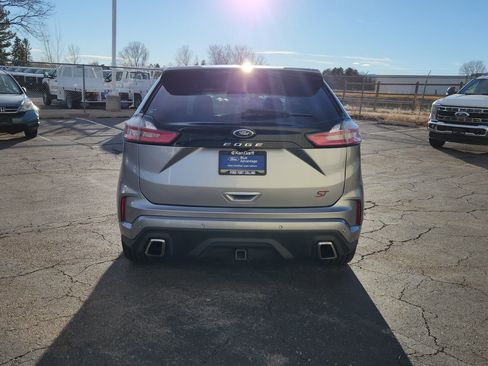 Certified 2022 Ford Edge ST w/ Equipment Group 401A image 11