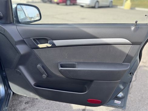 Used 2011 Chevrolet Aveo LT image 35