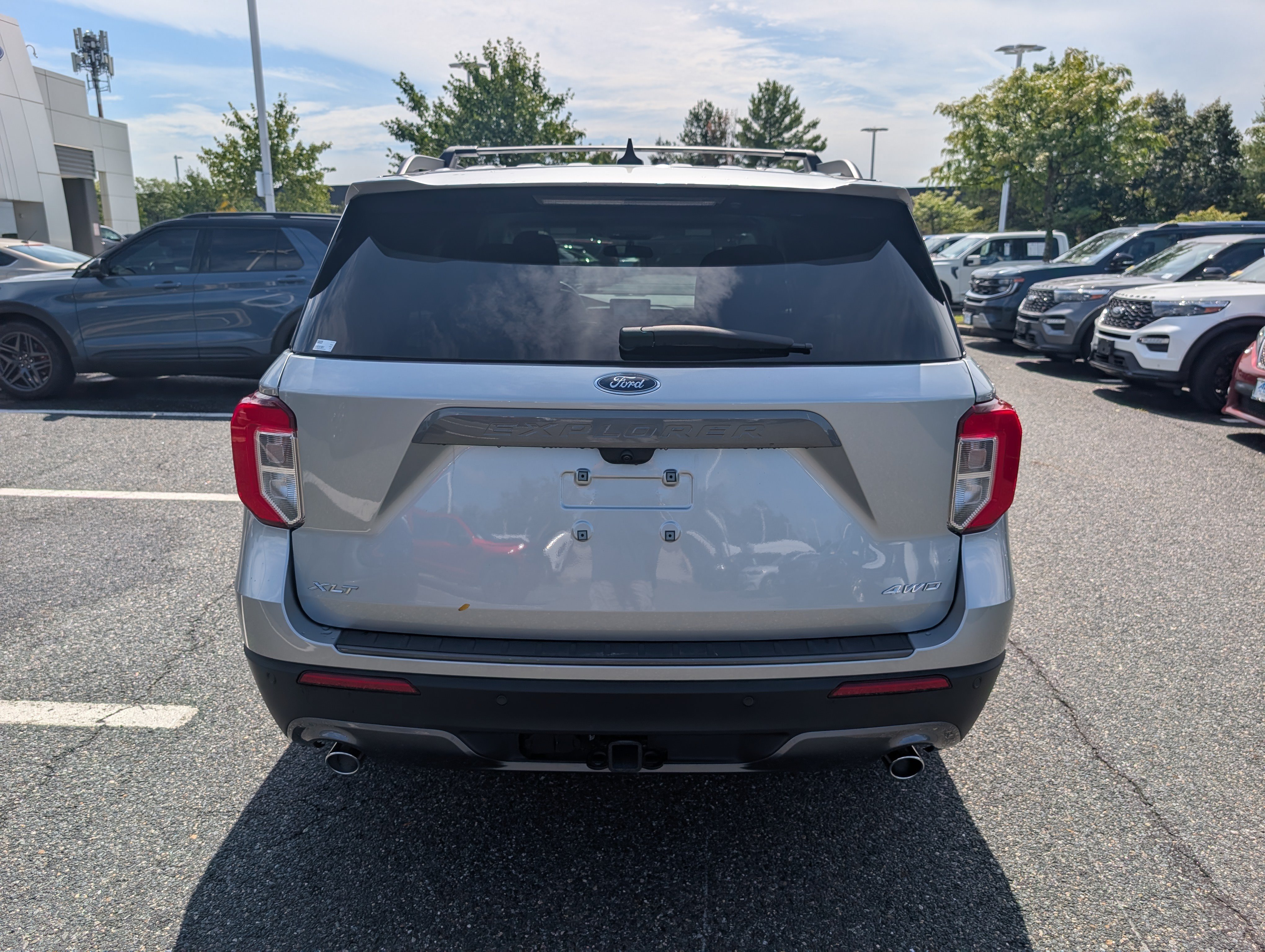 Certified 2024 Ford Explorer XLT w/ Equipment Group 202A AWD/4WD image 5