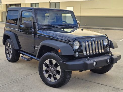 Used 2014 Jeep Wrangler Sport AWD/4WD image 3