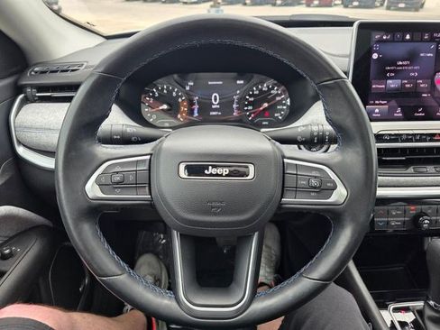 Used 2022 Jeep Compass Latitude w/ Sun and Sound Group AWD/4WD image 24