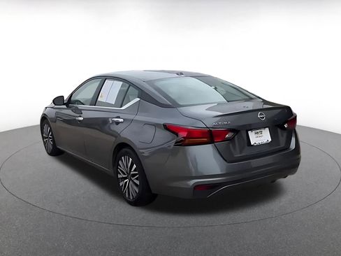 Used 2025 Nissan Altima 2.5 SV FWD image 10
