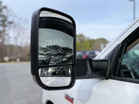 Used 2019 RAM 2500 Tradesman w/ Chrome Appearance Group image 22