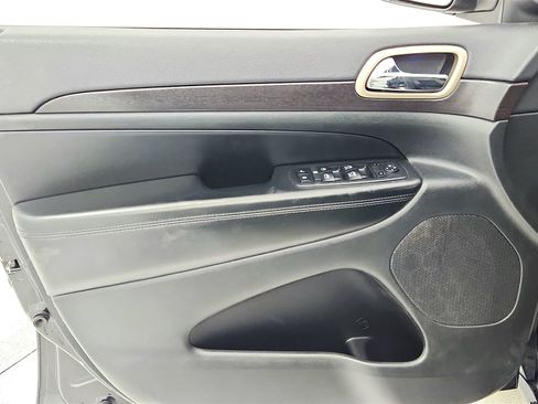 Used 2014 Jeep Grand Cherokee Altitude image 25