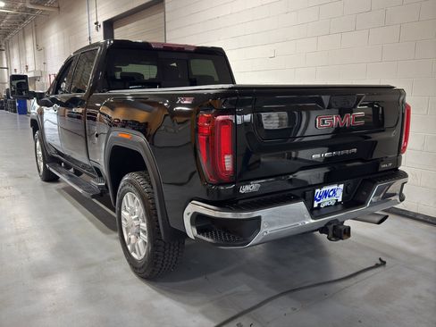 Used 2023 GMC Sierra 2500 SLT w/ SLT Premium Package image 3