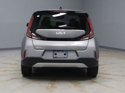 Used 2025 Kia Soul LX w/ LX Technology Package image 9