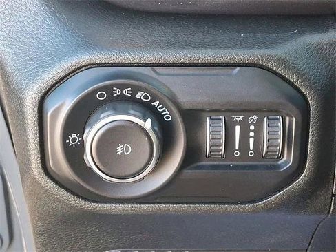 Certified 2020 Jeep Wrangler Unlimited Sahara image 24