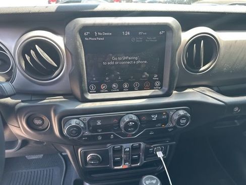 Used 2021 Jeep Wrangler Unlimited Sport AWD/4WD image 7