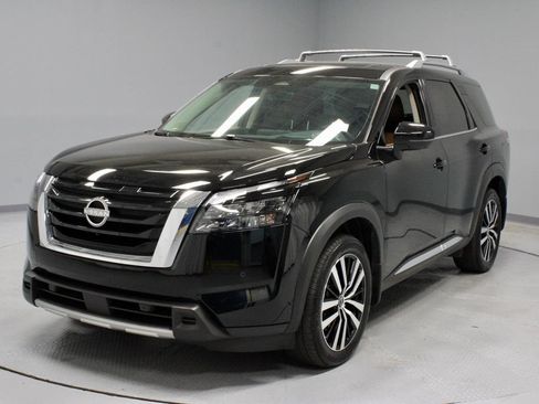 Certified 2025 Nissan Pathfinder Platinum w/ Cargo Package AWD/4WD image 7