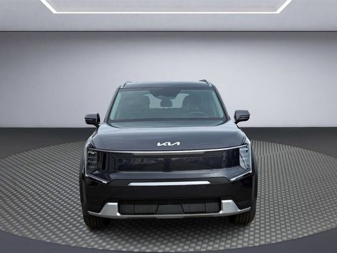 Used 2024 Kia EV9 Wind image 2