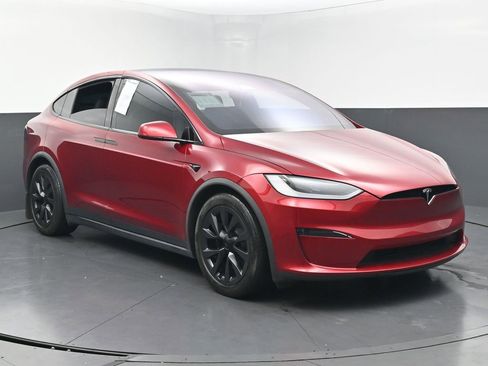 Used 2023 Tesla Model X image 2