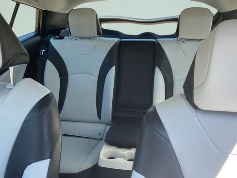 Used 2017 Toyota Prius Prime Advanced FWD image 24