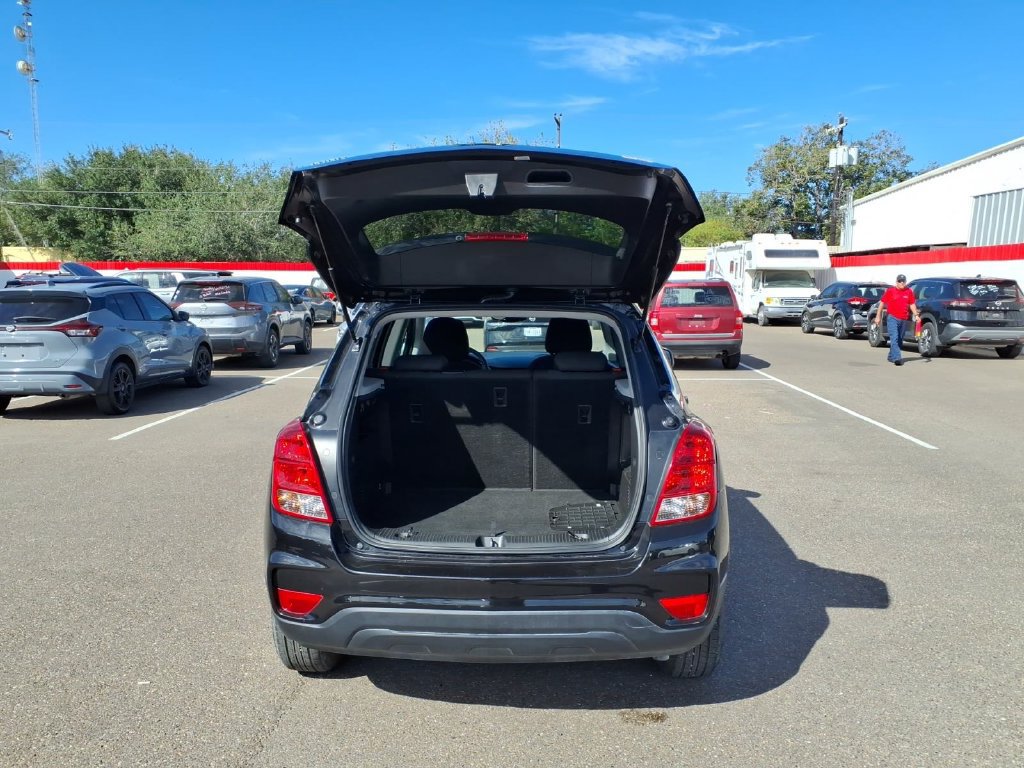 Used 2022 Chevrolet Trax LS w/ Tint and Cruise Package FWD image 20