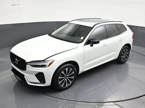 Certified 2024 Volvo XC60 B5 Core w/ Protection Package Premier AWD/4WD image 16