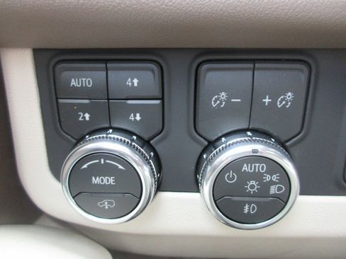 New 2026 GMC Yukon Denali w/ Denali Reserve Package AWD/4WD image 18