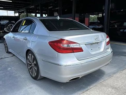 Used 2013 Hyundai Genesis 5.0 R-Spec RWD image 2