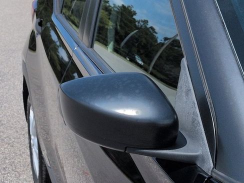 Used 2023 Nissan Kicks S FWD image 13